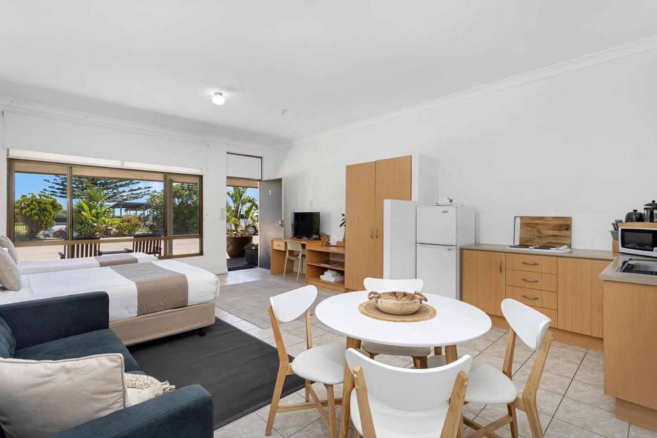 Coast Motel And Apartments Port Noarlunga Esterno foto