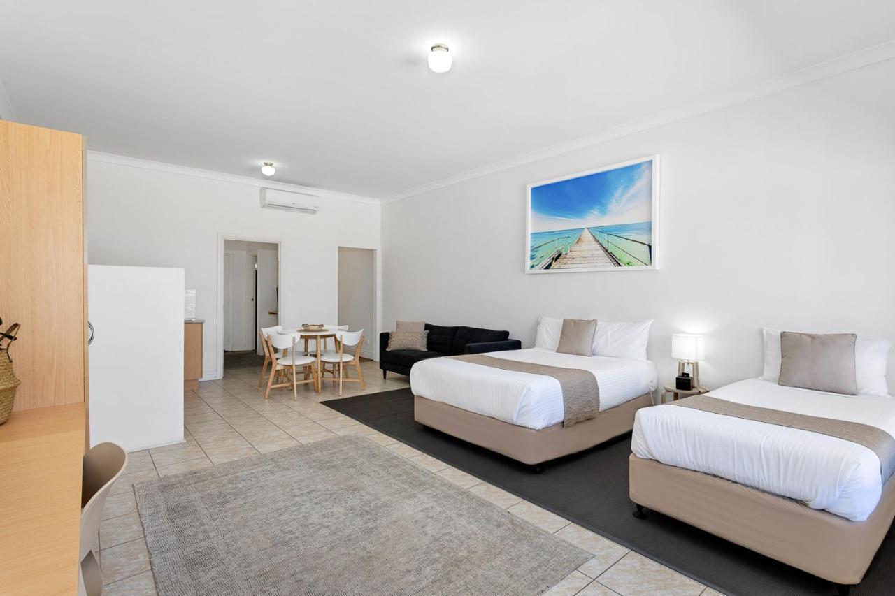 Coast Motel And Apartments Port Noarlunga Esterno foto